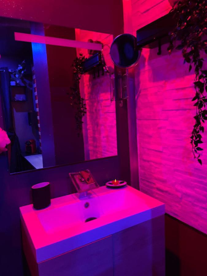 Loveroom